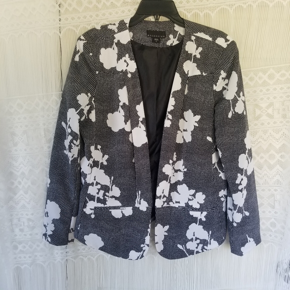 attention Jackets & Blazers - attention Black/White Long Sleeved Blazer Size 16